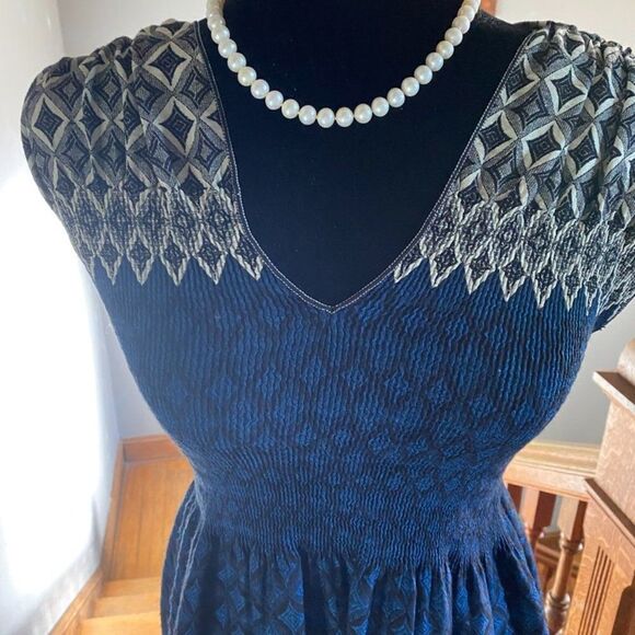 Max Studio Specialty Products Dress -- XS - Picture 2 of 5